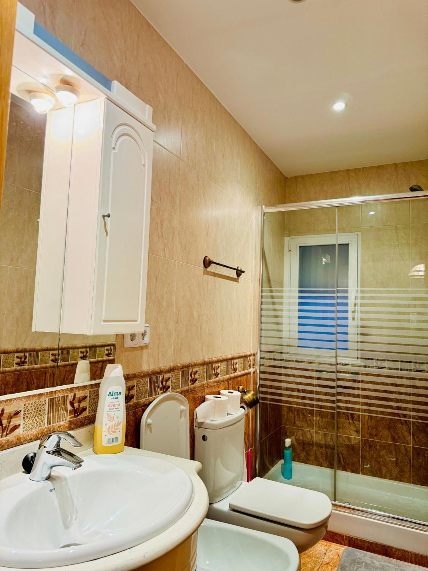 Appartement Pisos Familiares Barajas à Madrid Extérieur photo